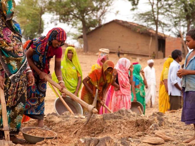 मजूर काम करतील, की ‘डिजिटल’ होतील?